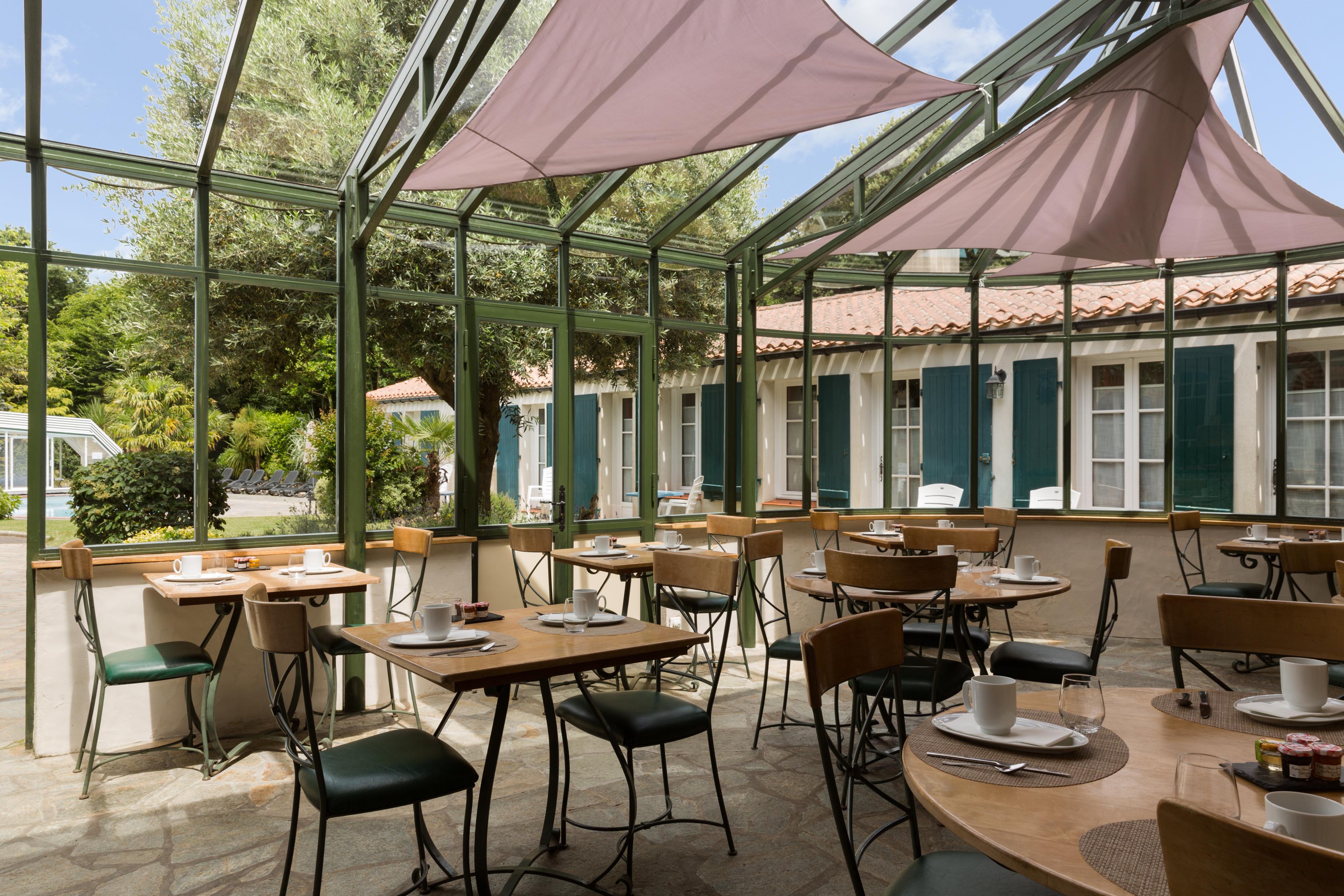 Hotel Domaine Le Martinet, The Originals Relais Bouin  Exteriér fotografie